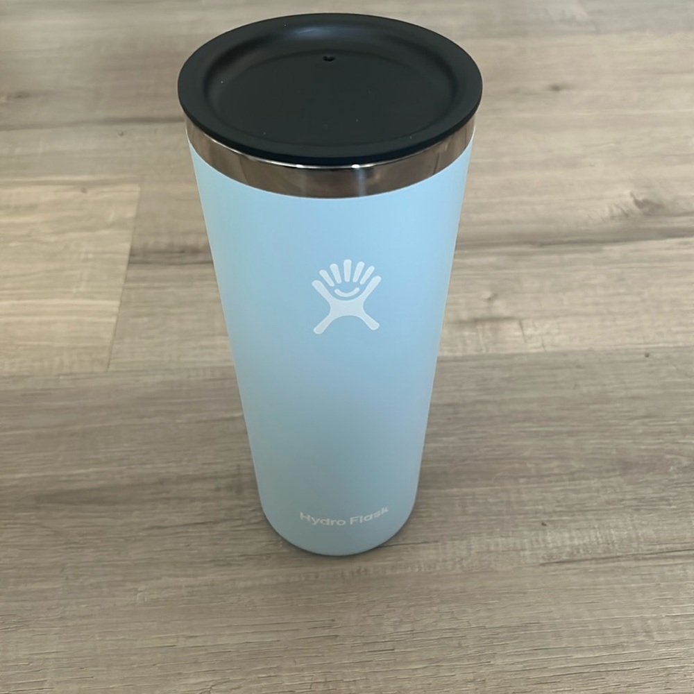 Hydro Flask tumbler 22oz. Gently used.